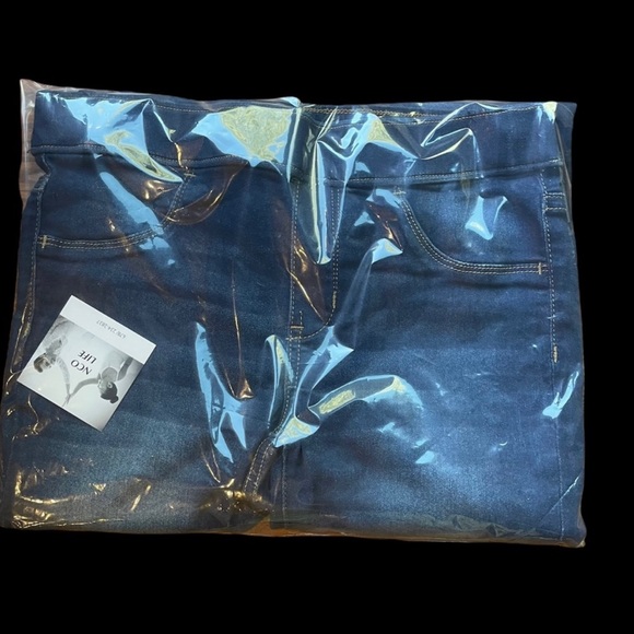 Bundle of 2 SO Girls Pull on Blue Light Acid Wash & Dark washed Blue Jeggings - Picture 5 of 10